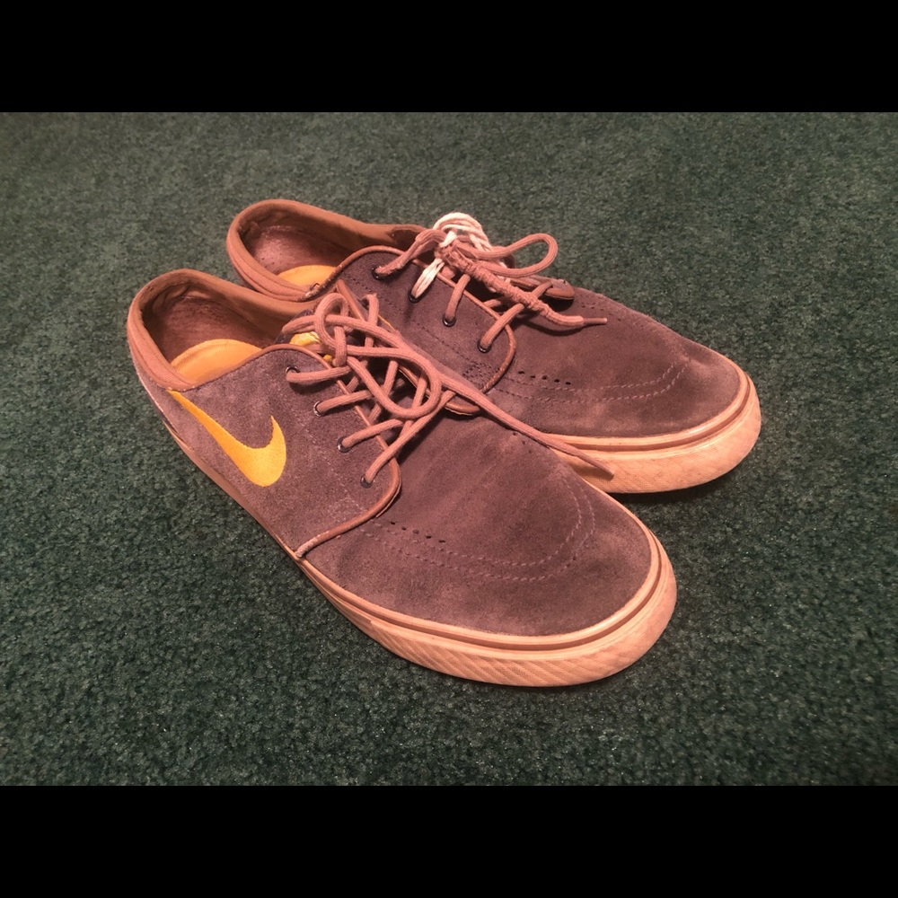 Navy and Gold Nike Janoski 12